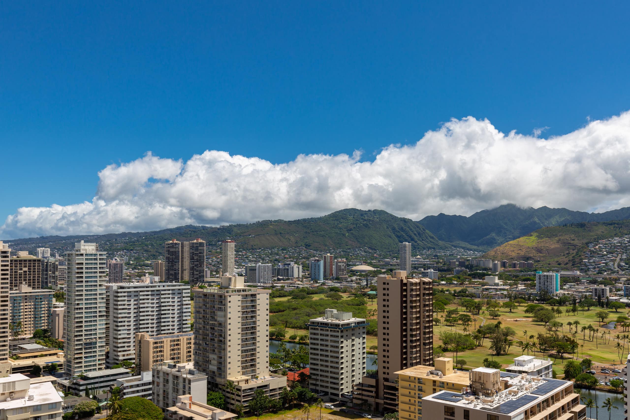 Condo in Honolulu · ★4.84 · 1 bedroom · 3 beds · 1 private bath - Image 18
