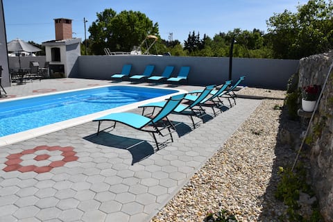 Villa Luna with pool,jacuzzi,sauna,Sea,lake,fun