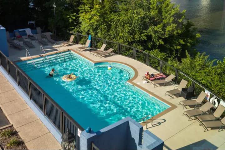 Nashville Airbnb With Pool