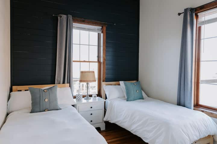 Bedroom 2 | Two Single Beds