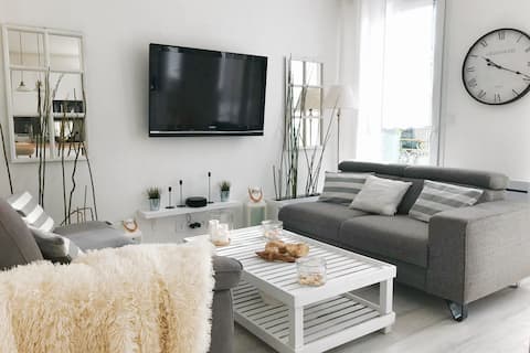 Top Airbnb: Gare/Les Champs – Private parking in Saint Brieuc