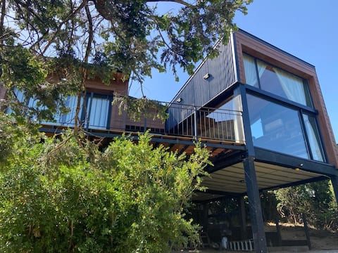Top Airbnb: Panoramic Lake and Mountain Views- Casa Huilco en Río Negro