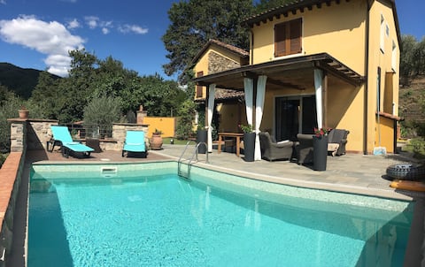 il Nespolo villa with private pool in Tuscany