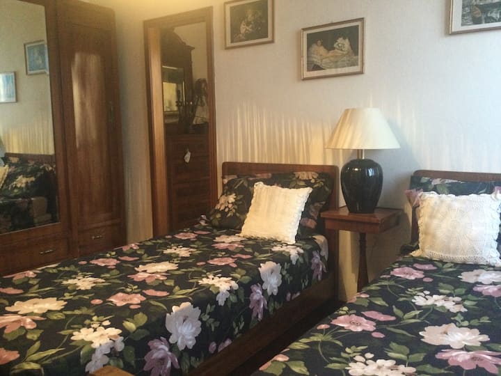 Room with view, private bathroom and parking Houses for Rent in