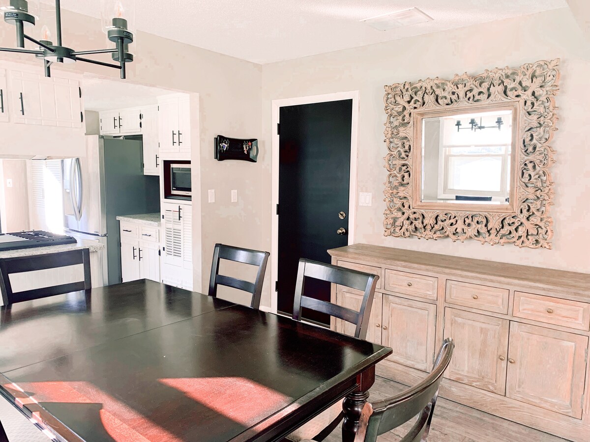 Peaceful Ctry Home