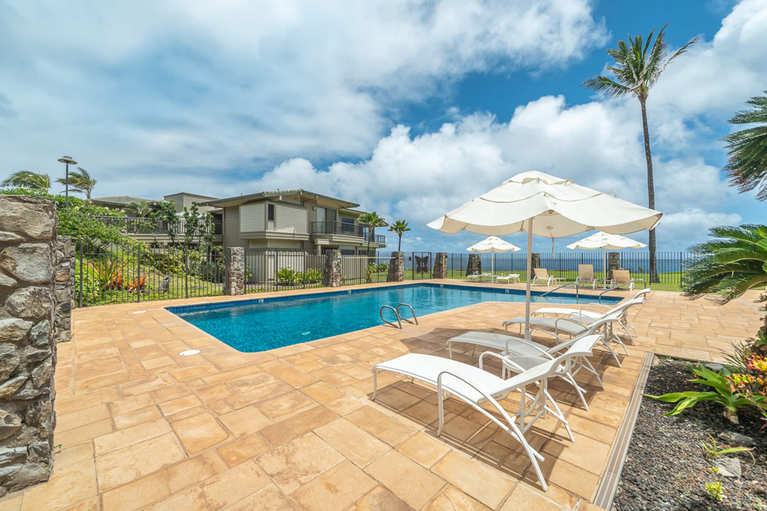 Condo in Lahaina · ★4.97 · 1 bedroom · 2 beds · 1 bath - Image 36