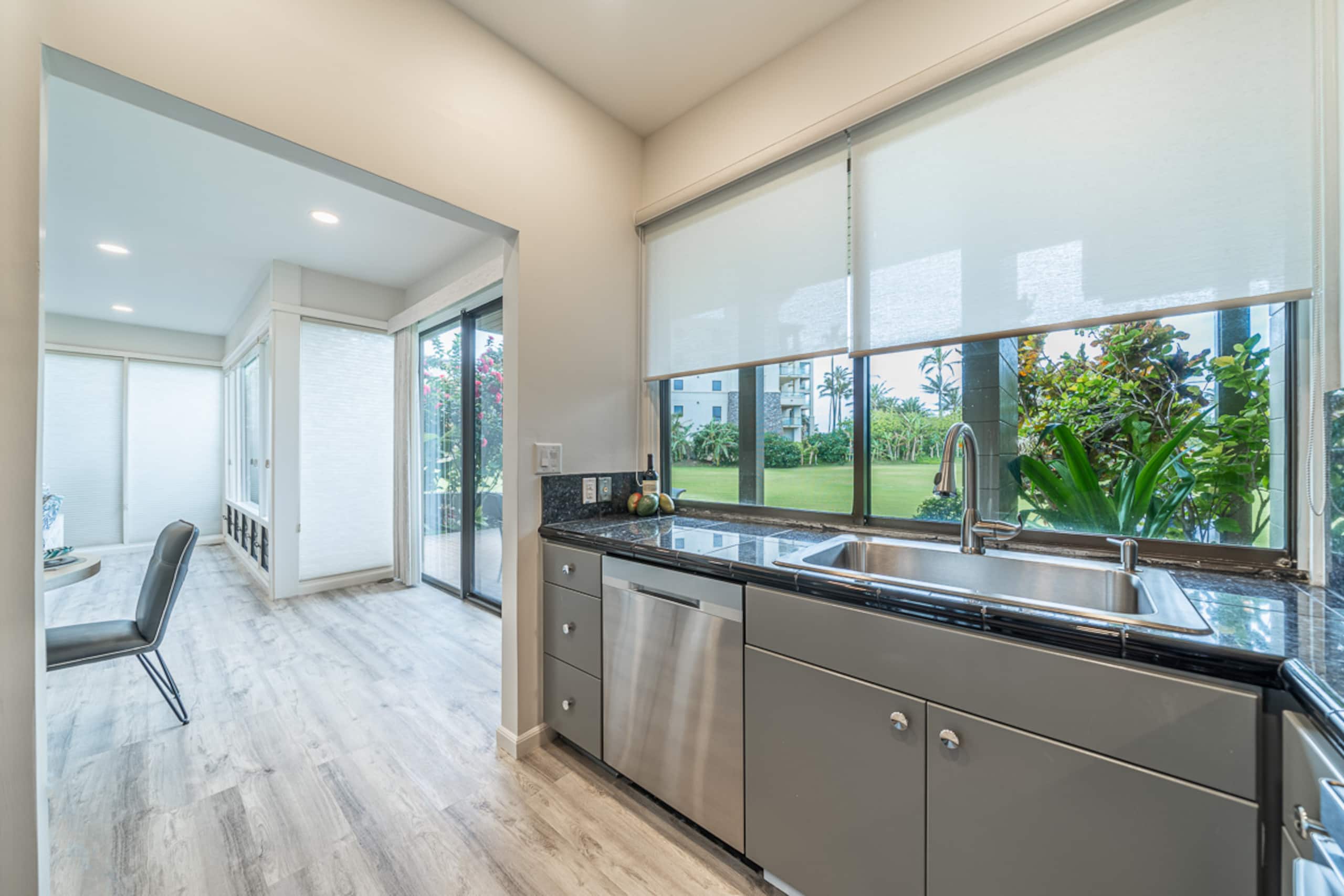 Condo in Lahaina · ★4.97 · 1 bedroom · 2 beds · 1 bath - Image 11