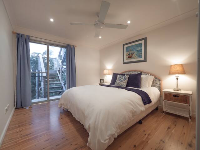 Blueys Beach -Stunning views, 4BR, 150m to Beach gallery image 3