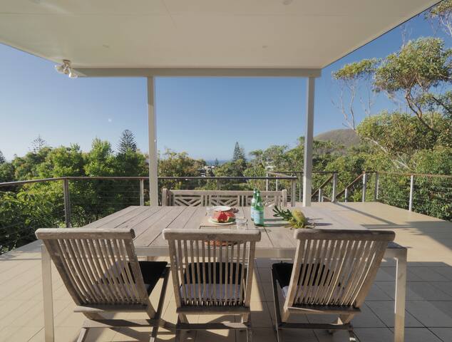Blueys Beach -Stunning views, 4BR, 150m to Beach gallery image 2