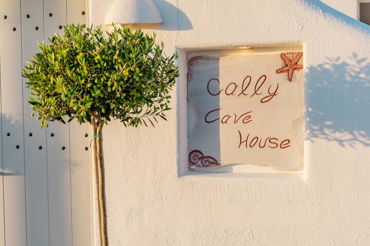 Cally Cave House with Private Pool near Fira gallery image 2