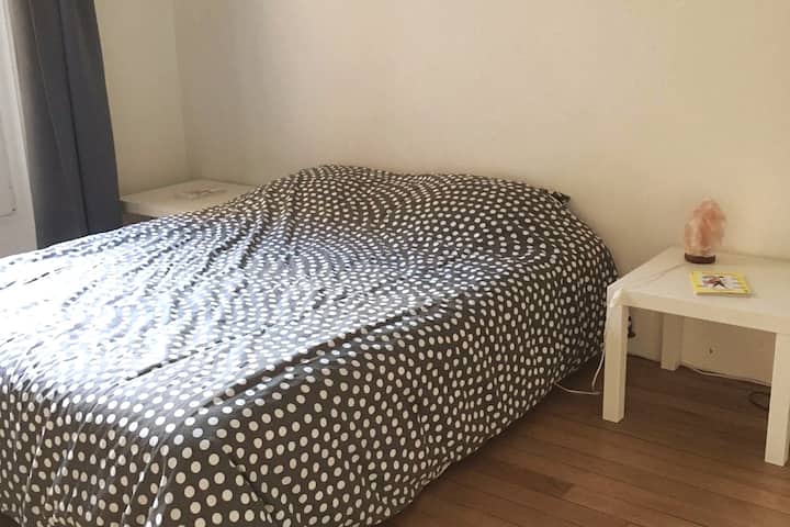 საძინებელი 1