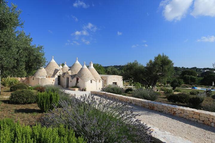 Trulli TERRA DI MEZZO Oasi in Valle d’Itria gallery image 4