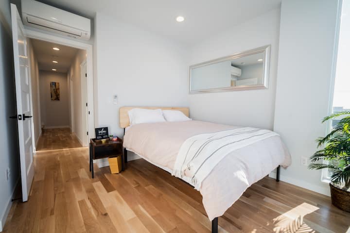 Bračni krevet (160x200), pogled na vodu, pogled na planine