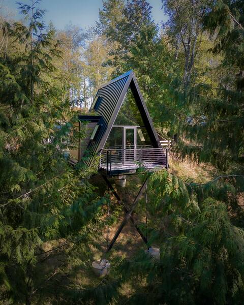 Private Modern Treehouse on Highland Farm