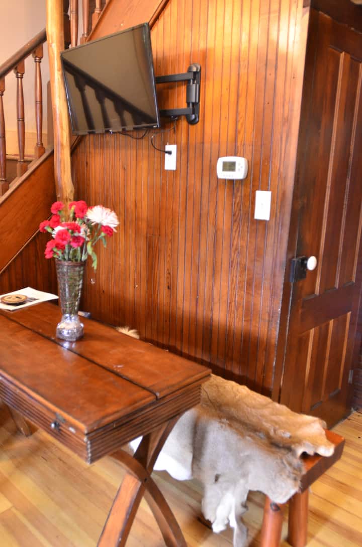 Lake Front Firefly Adirondack Lodge . - Gloversville, NY