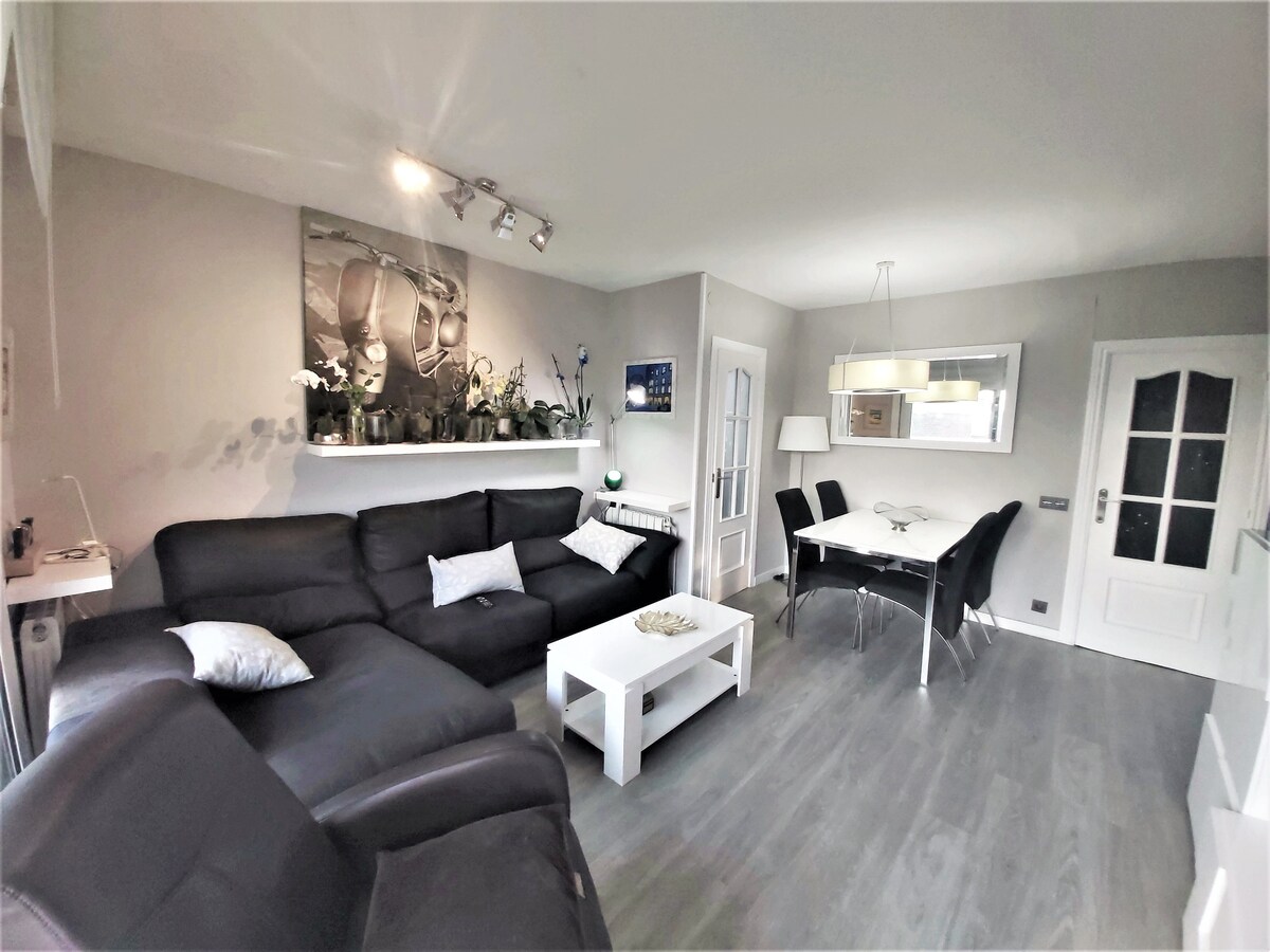 Top performing Airbnb: Penthouse with large terrace overlooking the sea and the mountains in Pineda De Mar