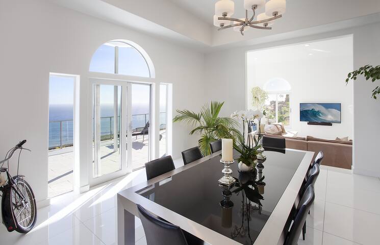 Malibu Ocean View Estate- 360° Amazing Views gallery image 4
