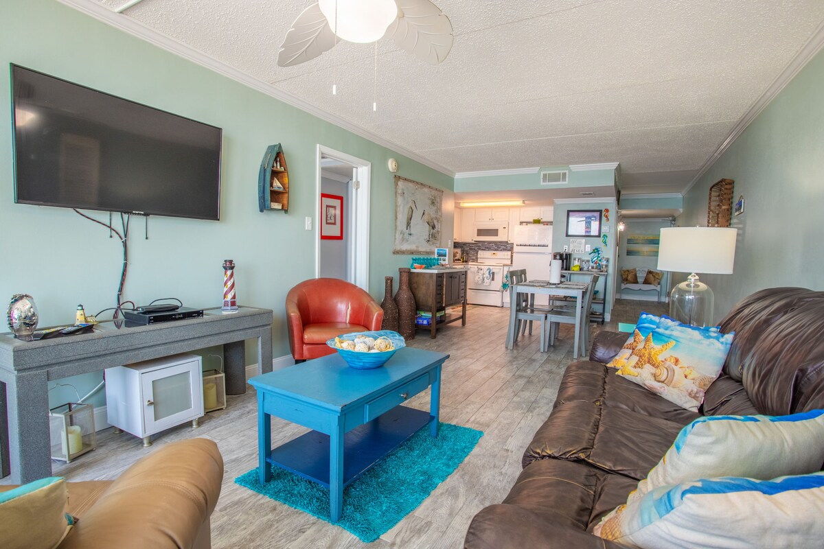 Top Airbnb: Beautiful direct Gulf view & beach front condo. in Gulf Shores