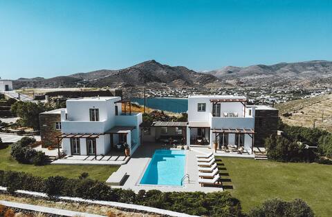 On The Rocks-The Two Rocks  Serviced Stylish Villa