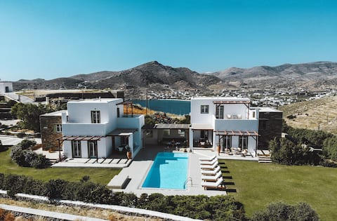 On The Rocks-The Two Rocks  Serviced Stylish Villa