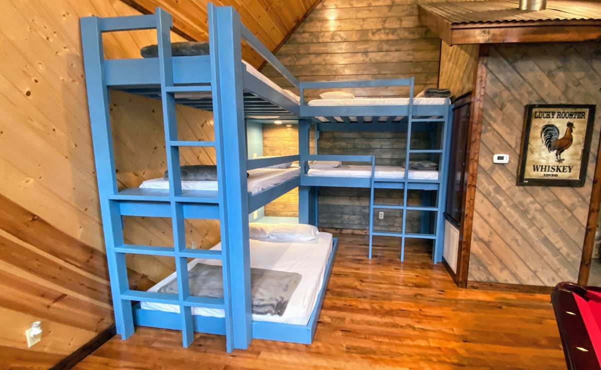 Custom Bunks w/a Queen at the Bottom!