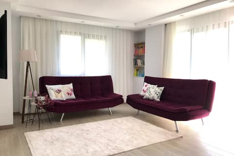 Easy Access Modern City Flat