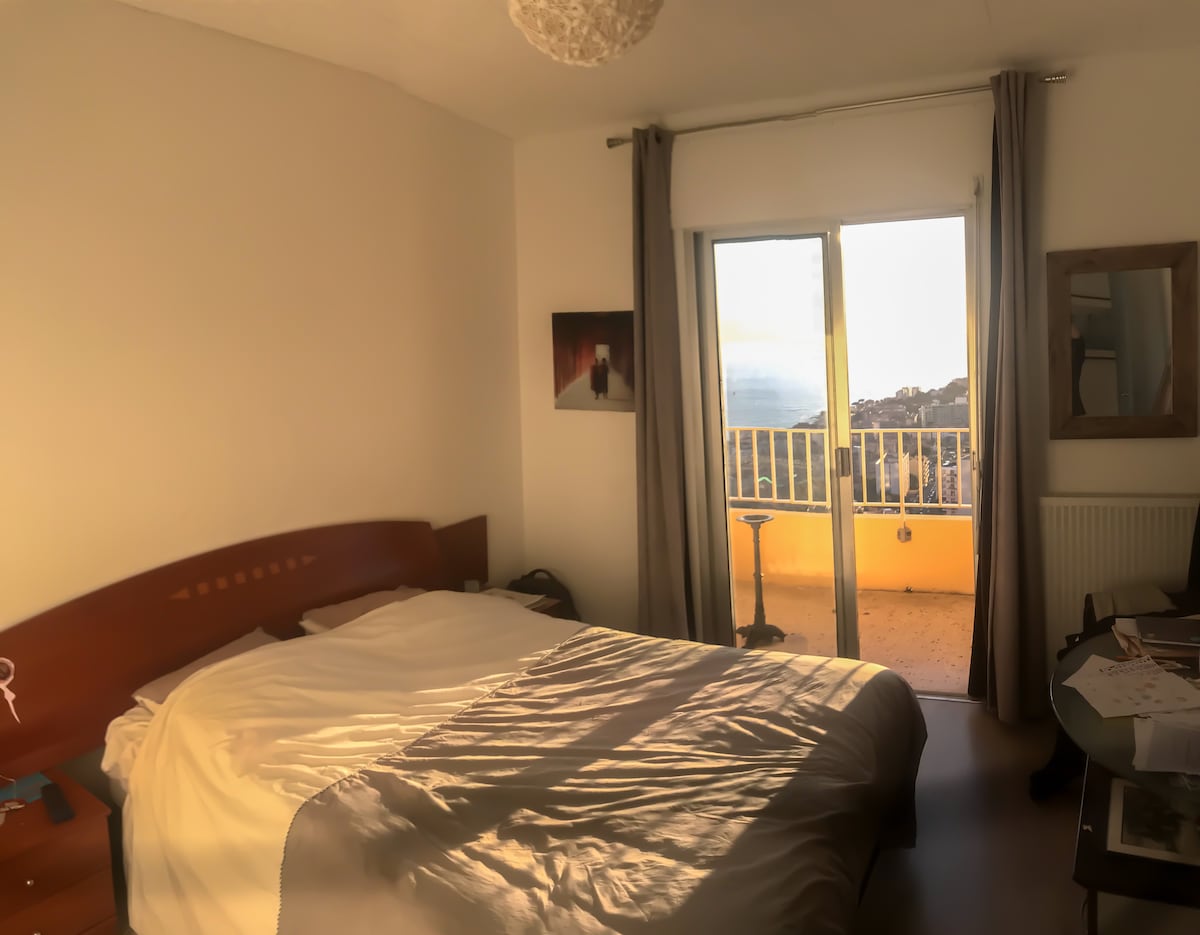 Hoofdslaapkamer met terras