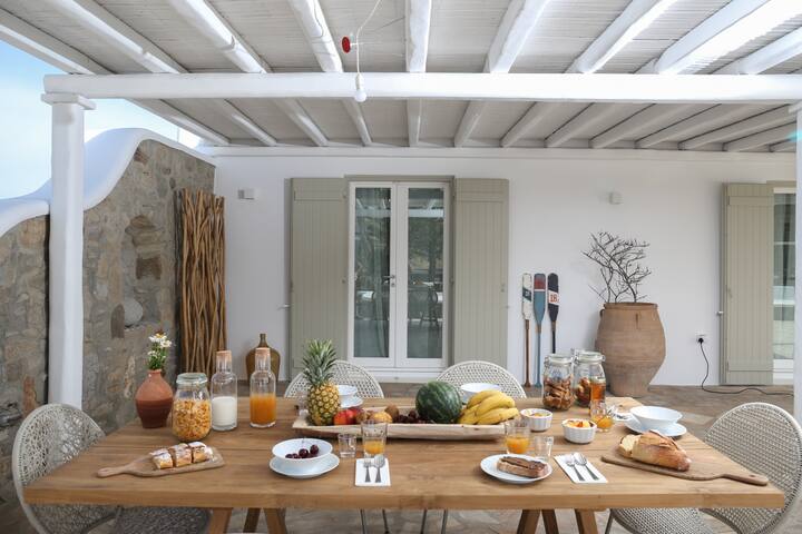 The Ilior Retreat Villa gallery image 5