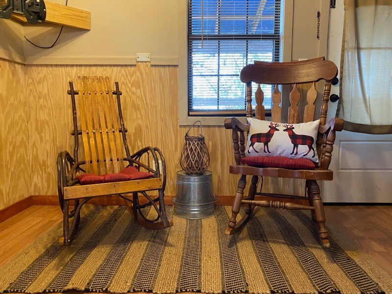 Popular Airbnb listing: Cabin on the River in Birmingham / Hoover