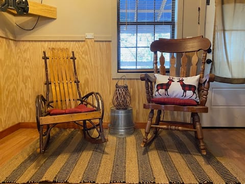 Popular Airbnb listing: Cabin on the River in Birmingham / Hoover