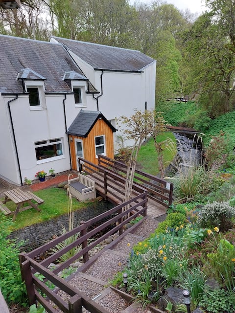 The Old Laundry House in the Heart of Scotland