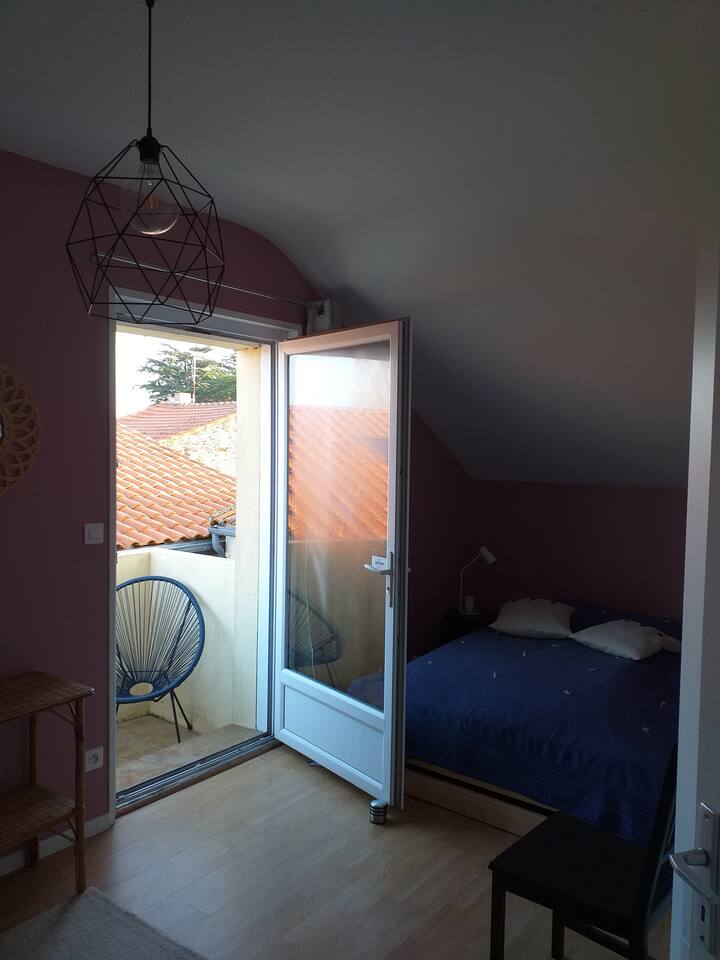 hálószoba 2 emeletes erkély

140x190 ágy