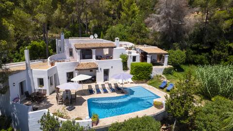 Clifftop Villa with Uninterrupted Views Es Cubells