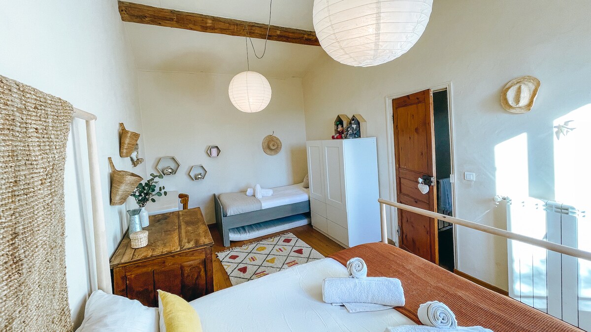 Dormitorio 2 - habitación cama doble de 140 cm y cama individual de 90 cm