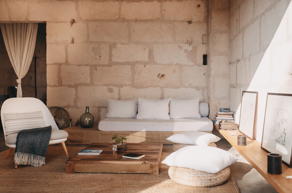 Design Loft for Creative Work & Remote Retreats 2