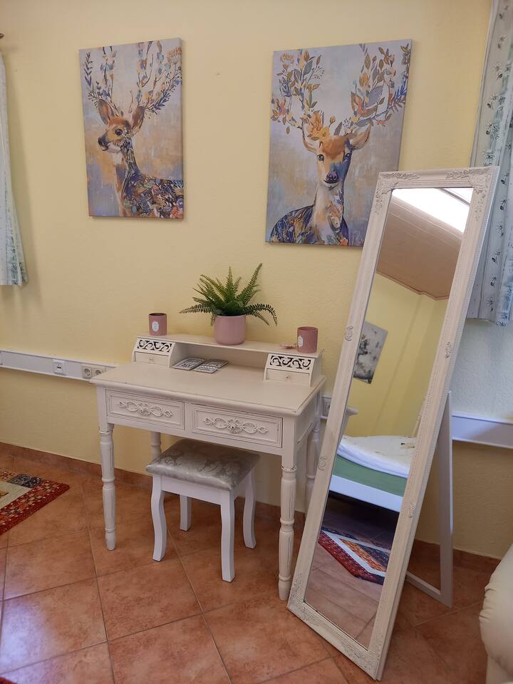 No quarto principal
