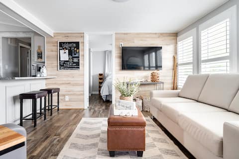 Popular Airbnb listing: Dunes Backyard + Lake Views | Luxury Stay | Family in Port Colborne