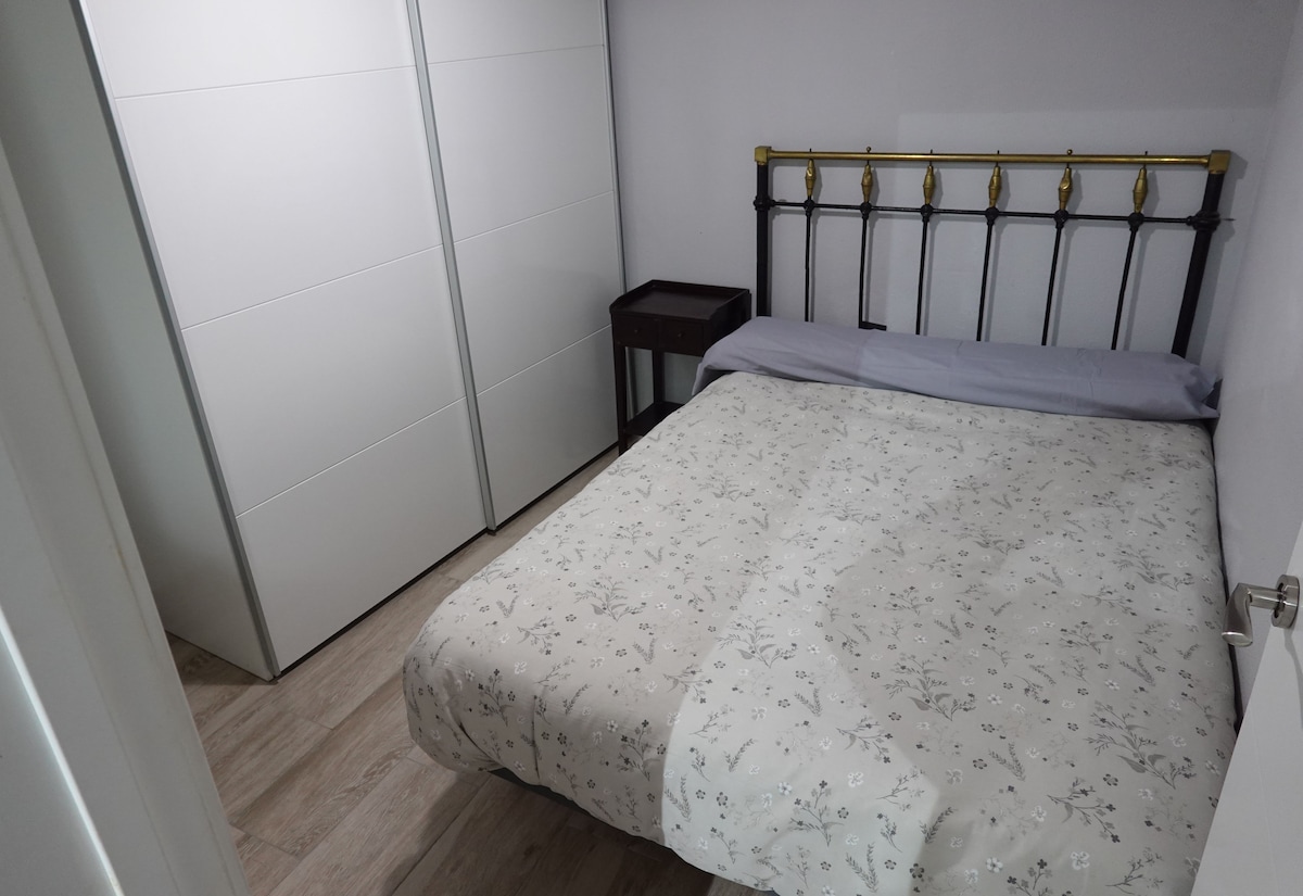 Prostrana garderoba s vješalicama