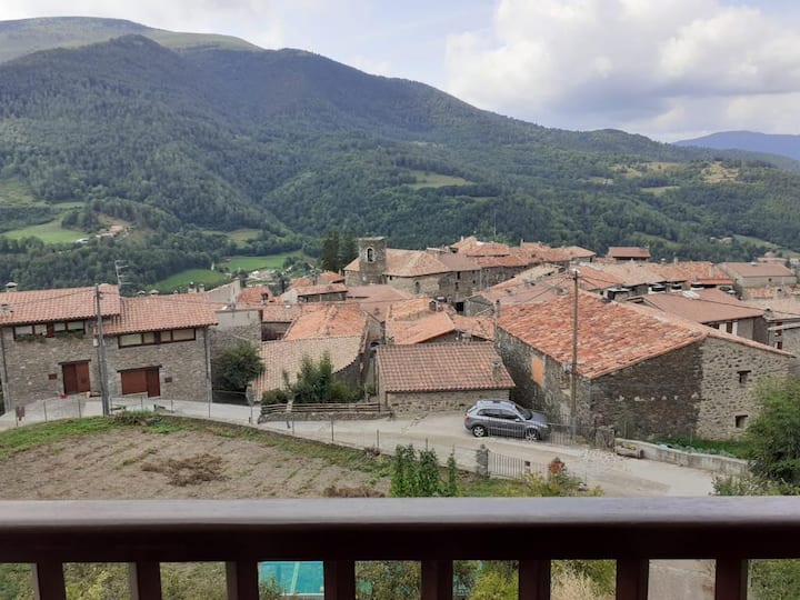 Casa Rural Con Jardín Y Vistas Espléndidas. - Queralbs