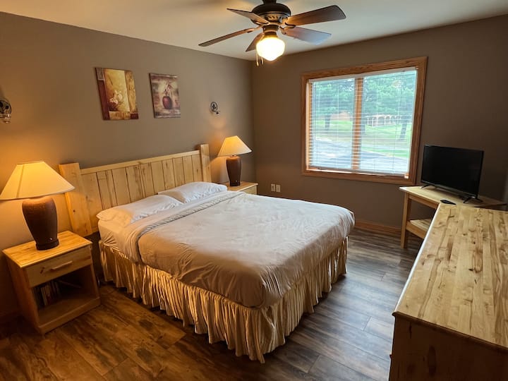 1号单元3号卧室-标准双人床