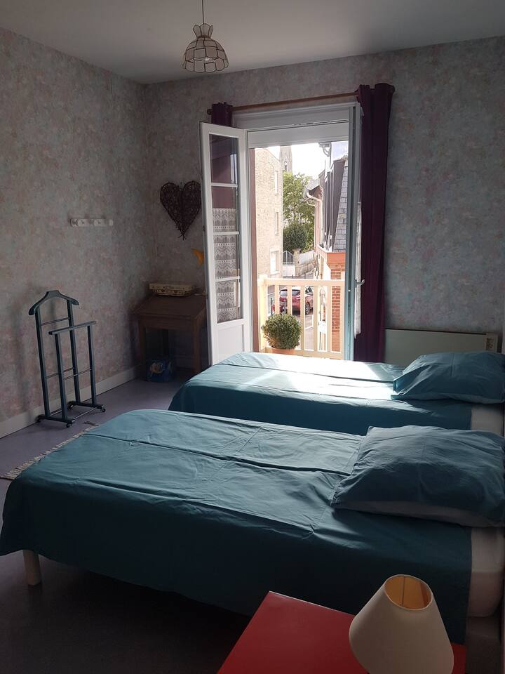 Chumba cha kulala 2: vitanda vya mtu mmoja 90X190  