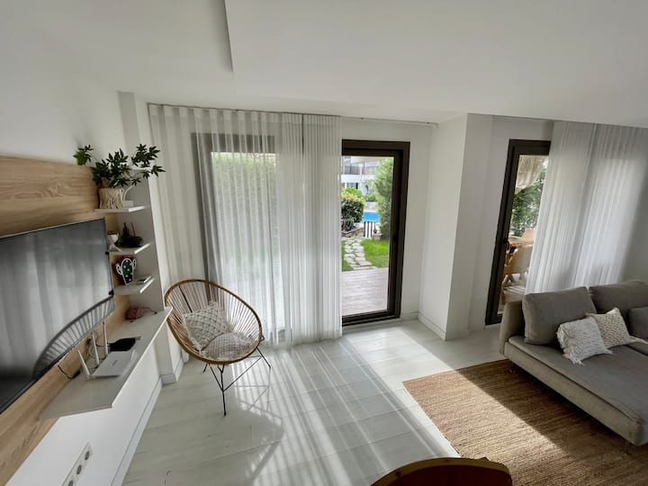 Gümüşlük’te,site Içinde,3+1 Müstakil Bahçeli Villa - Koyunbaba Mahallesi