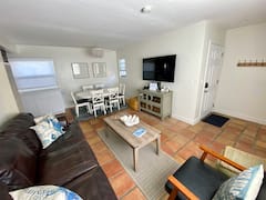 2+Bedroom%2F1+Bath...Steps+to+the+beach+with+Parking