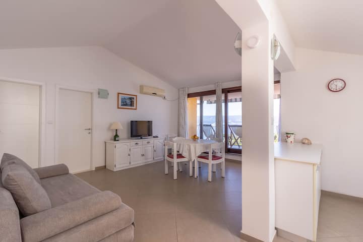 Peaceful House W/seaview/steps Away From The Beach - Omiš