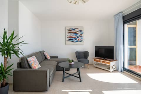 Propiedad de Airbnb exitosa: ⛱ Spacious apartment right on the beach with sea views en El Puerto De Santa María