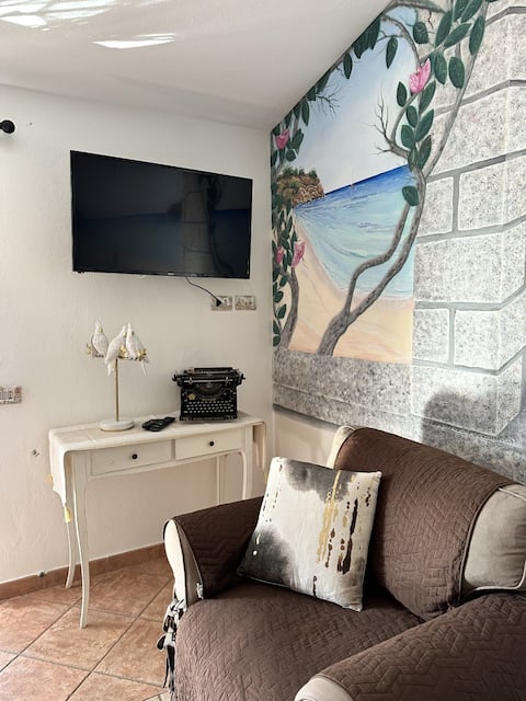 Annuncio Airbnb popolare: Beautiful Villa with Pool in Palau. a Palau
