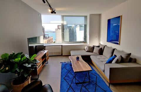 Central apartment, on the harbor, with sea view #1