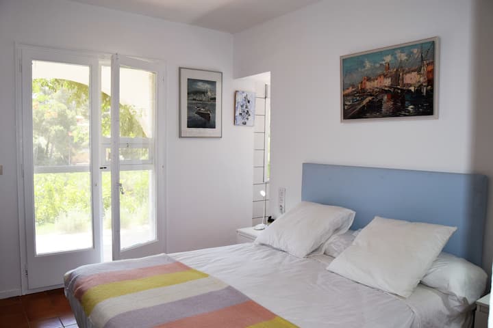 Individuálny dom 500 metrov od Great Beach of Pals-Costa Brava- Kapacita pre 7 osôb. Pool.Wifi. Gril .SA PUNTA COSTA BRAVA