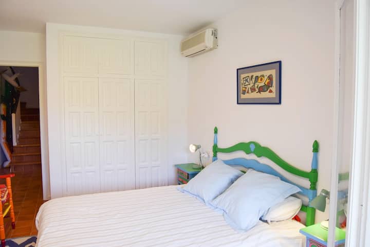 Individuálny dom 500 metrov od Great Beach of Pals-Costa Brava- Kapacita pre 7 osôb. Pool.Wifi. Gril .SA PUNTA COSTA BRAVA