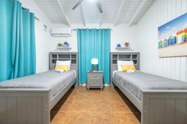 Spavaća soba #3
TV 44" Netflix i klima-uređaj